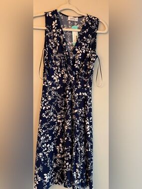 Kaileigh Navy and White Floral Wrap dress